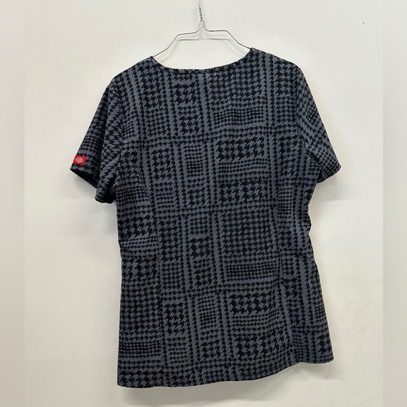 Dickies Black and Gray Front Pocket Scrub Top Size Medium - Picture 5 of 5